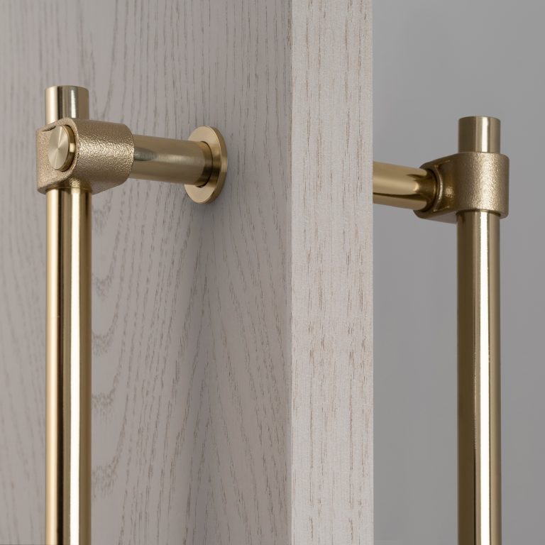 BP_Cast_Pull_Bar_Double_Brass_Detail_Web