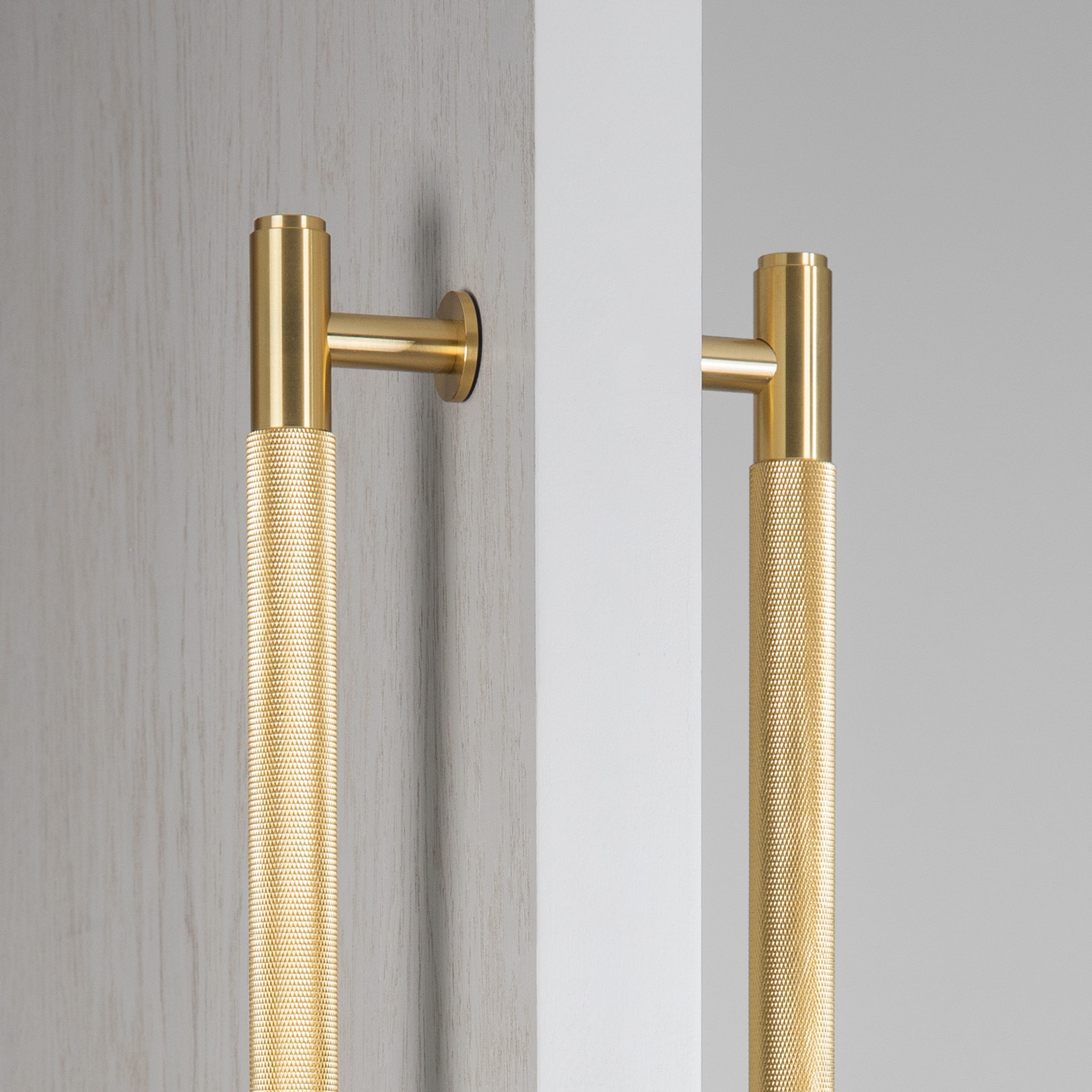 Double-Sided Pull Handles