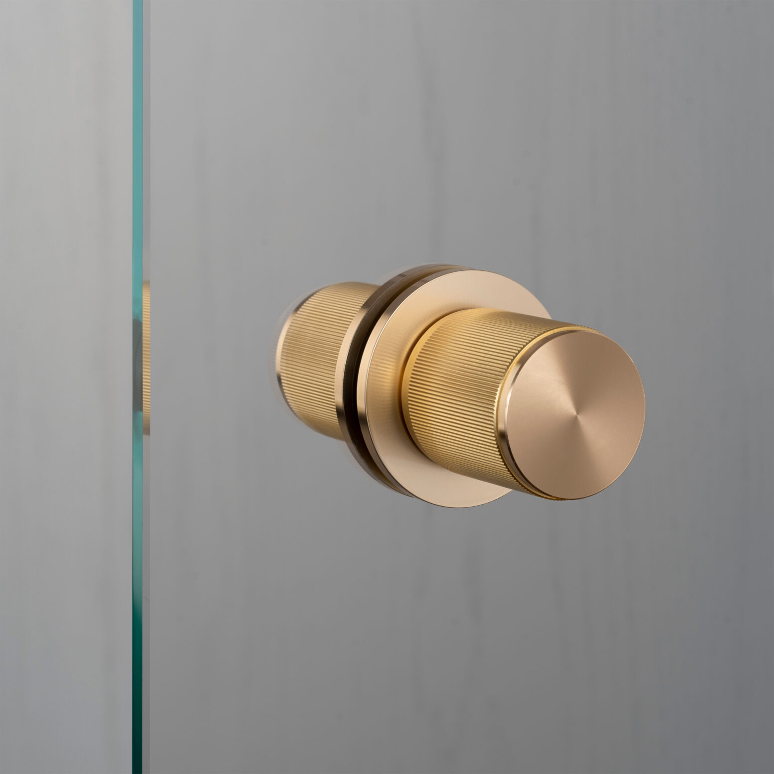 FIXED DOOR KNOB / DOUBLE-SIDED / LINEAR / BRASS - Buster + Punch